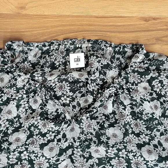 Cabi # 3765 Olive Floral Bianca Peasant Blouse Lined Ruffle Puff Sleeve Size XS - Picture 6 of 11